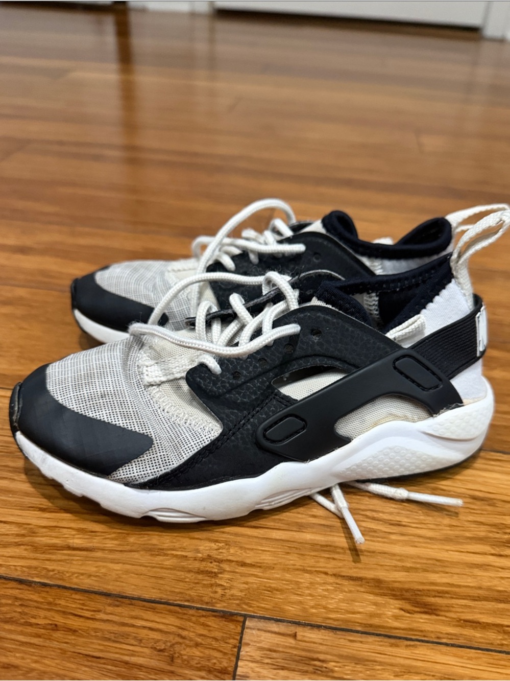 Nike Huarache Run Ultra White Black Gray Toddler Size 12 Sneakers 859594-101